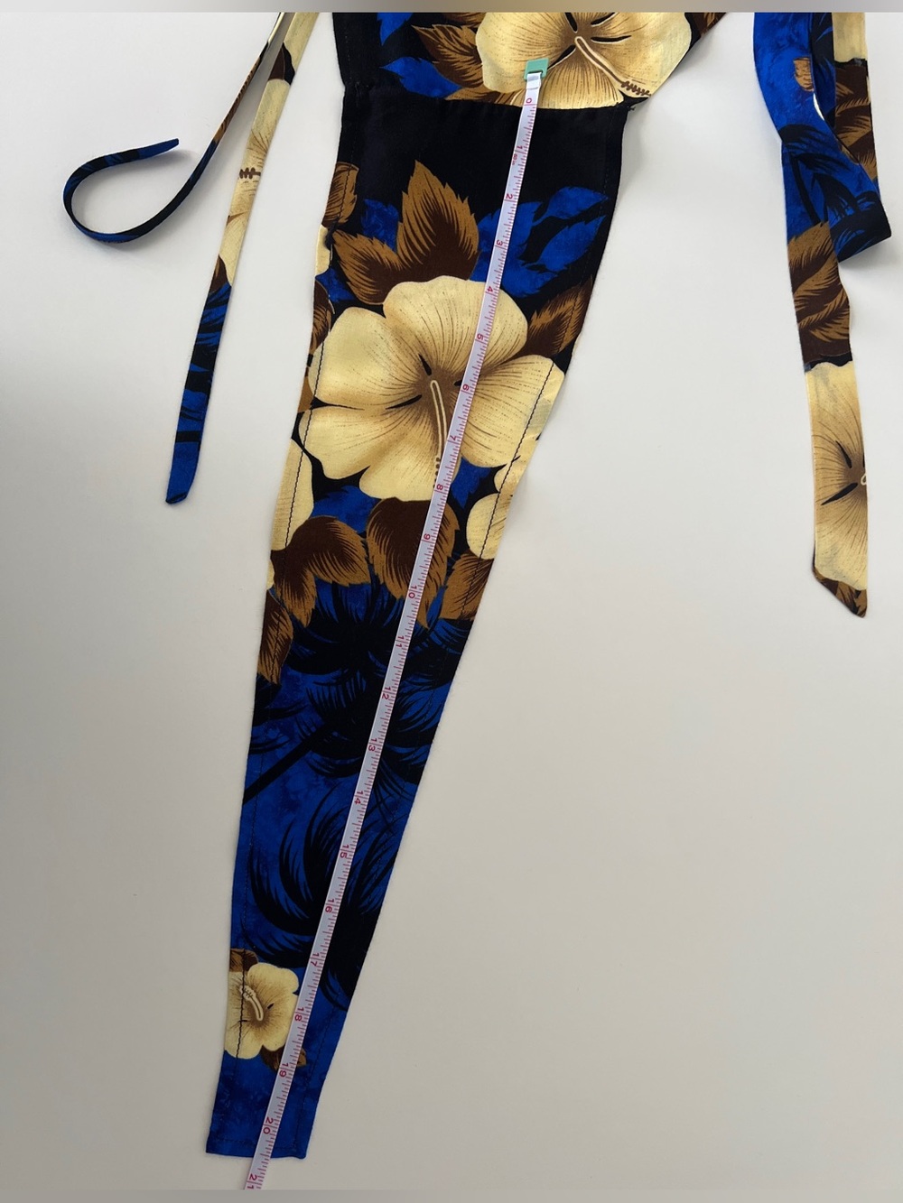 Hibiscus Collection Hawaii Floral Halter Top NWT Tropical Rayon - Picture 8 of 10